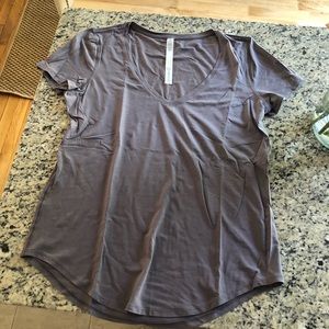 Lululemon t-shirt